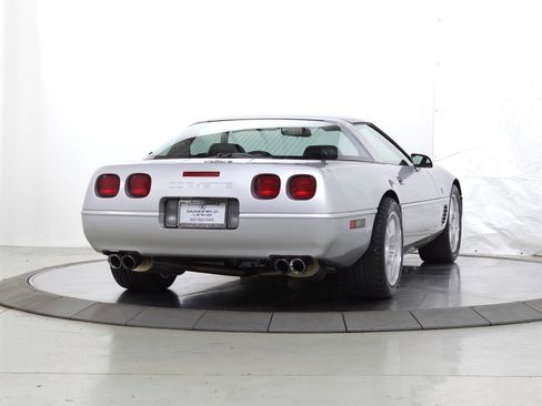 Used 1996 Chevrolet Corvette Coupe image 10