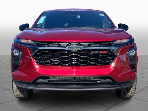 Certified 2025 Chevrolet Trax RS w/ Driver Confidence Package image 4