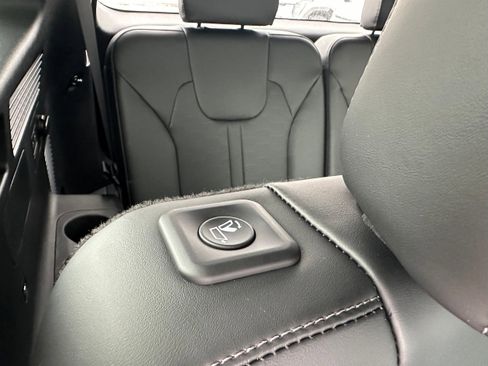 New 2026 Kia Sorento SX image 24