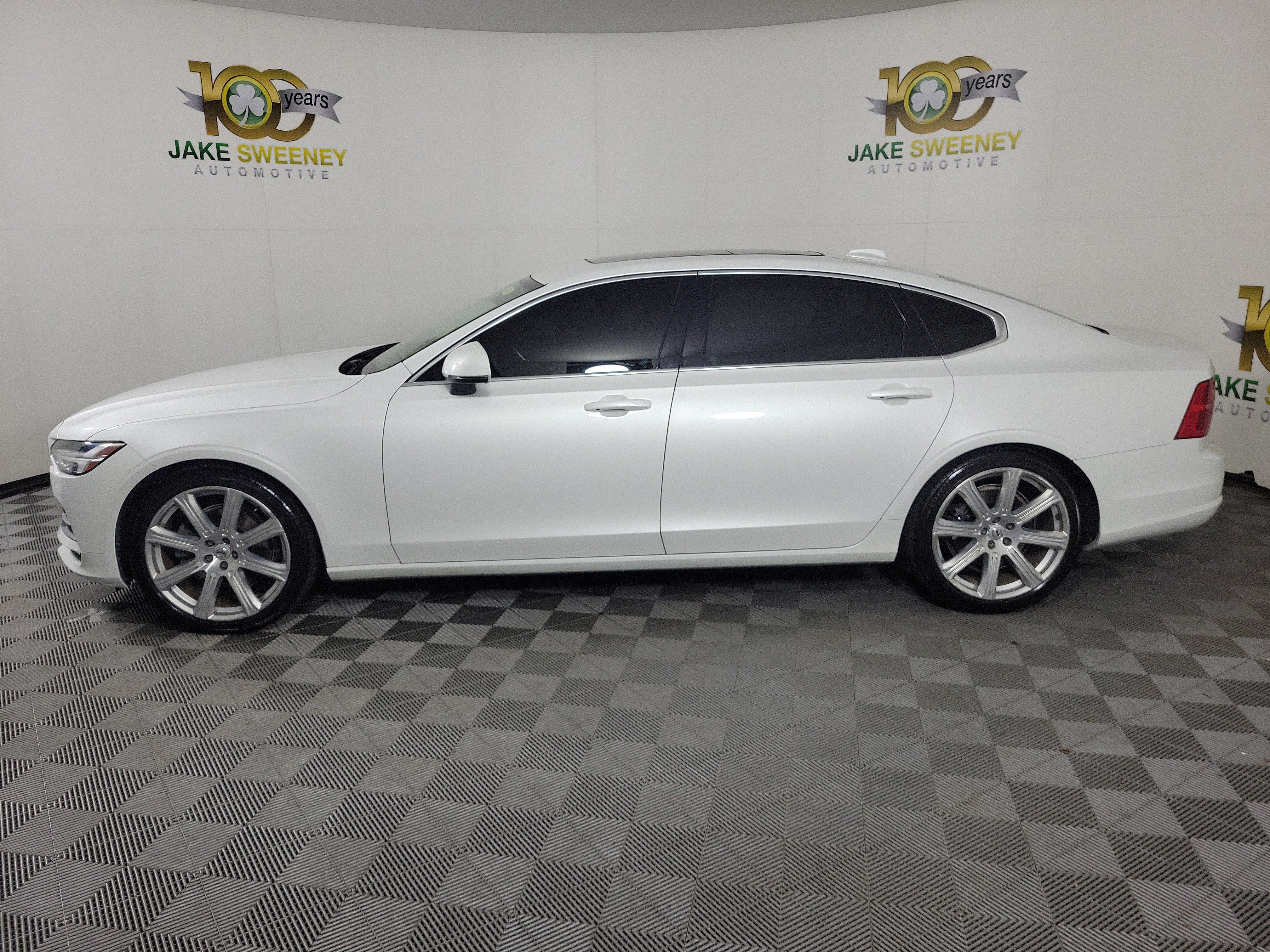 Used 2018 Volvo S90 T5 Momentum w/ Momentum Plus Package AWD/4WD image 4
