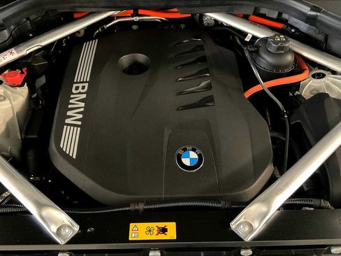 New 2026 BMW X5 xDrive50e w/ Climate Comfort Package image 17