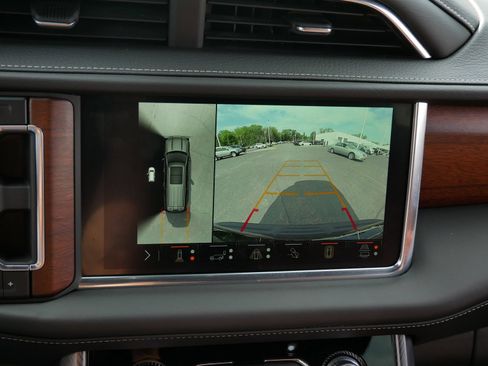 Used 2023 GMC Yukon Denali Ultimate AWD/4WD image 24