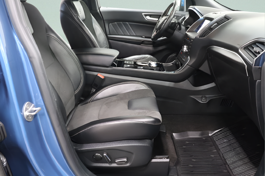 Used 2019 Ford Edge ST w/ Equipment Group 401A AWD/4WD image 33