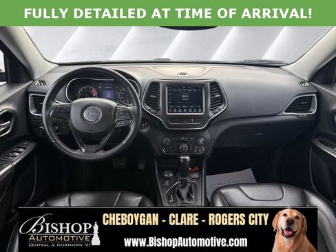 Used 2022 Jeep Cherokee Trailhawk w/ Comfort/Convenience Group AWD/4WD image 6