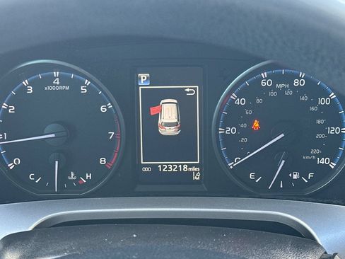 Used 2018 Toyota RAV4 LE w/ All Weather Liner Package FWD image 20