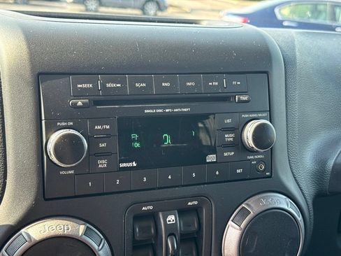 Used 2018 Jeep Wrangler Unlimited Sport S AWD/4WD image 16