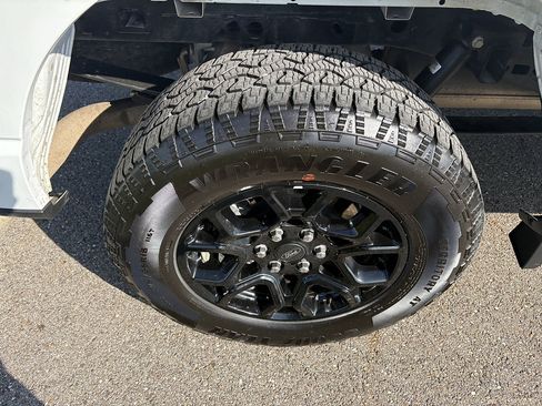 Used 2025 Ford F150 STX AWD/4WD image 11