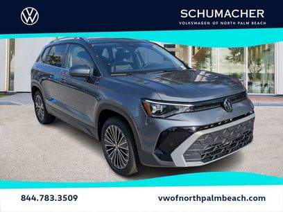 Used 2025 Volkswagen Taos SE w/ Panoramic Sunroof Package