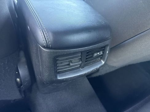 Used 2021 Dodge Challenger SXT image 21