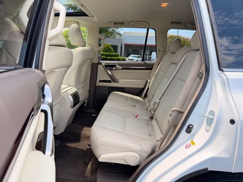 Used 2015 Lexus GX 460 w/ Premium Package AWD/4WD image 15