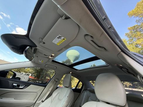 Used 2021 Volvo S60 T5 Momentum AWD/4WD image 45