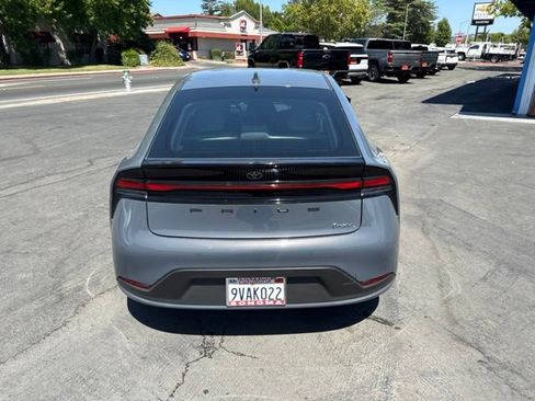 Used 2025 Toyota Prius LE FWD image 7