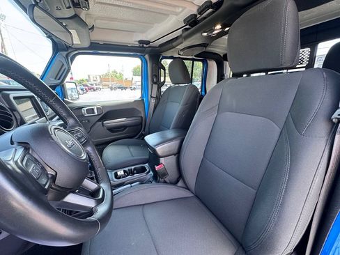 Used 2022 Jeep Gladiator Sport AWD/4WD image 10