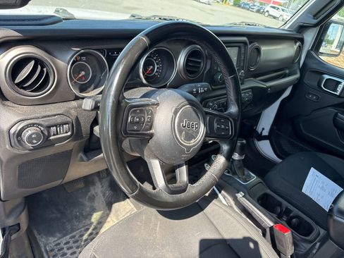 Used 2020 Jeep Gladiator Sport w/ Quick Order Package 24S AWD/4WD image 4