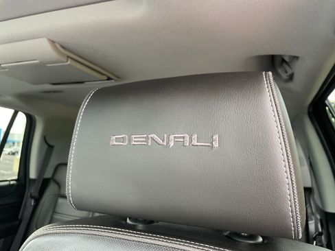 Used 2018 GMC Yukon Denali w/ Denali Ultimate Package AWD/4WD image 42