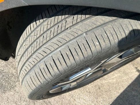 Used 2024 Hyundai Palisade Limited image 3