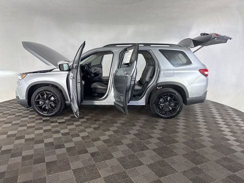 Certified 2025 Honda Pilot Elite image 12