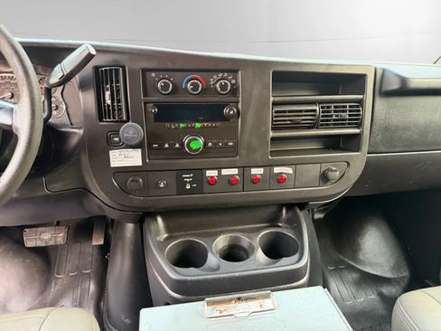 Used 2013 Chevrolet Express 2500 RWD image 13