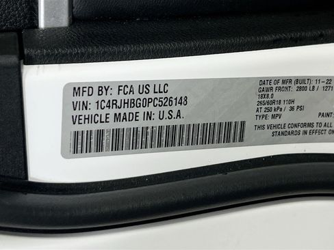 Used 2023 Jeep Grand Cherokee Limited AWD/4WD image 31