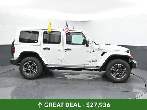 Used 2023 Jeep Wrangler Unlimited Sahara AWD/4WD image 4