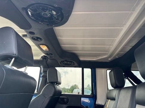 Used 2009 Jeep Wrangler Unlimited Sahara w/ Mopar Leather Group AWD/4WD image 19