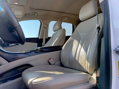 Used 2019 Lincoln Nautilus Reserve w/ Driver Assistance Package FWD image 8