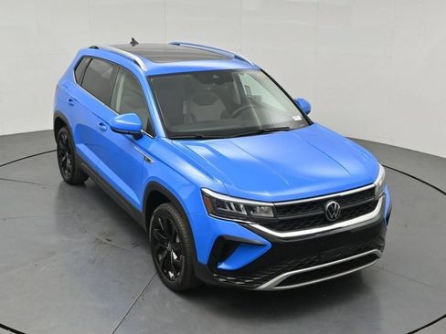 Used 2023 Volkswagen Taos SE w/ Panoramic Sunroof Package FWD image 45