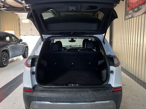 Used 2019 Jeep Cherokee Limited image 9