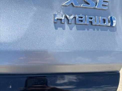 Used 2023 Toyota RAV4 XSE AWD/4WD image 5