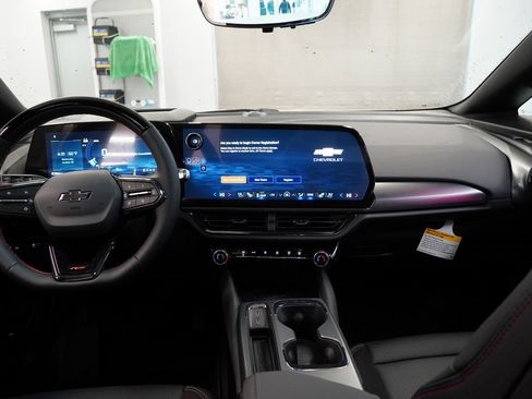 New 2026 Chevrolet Equinox EV RS image 9