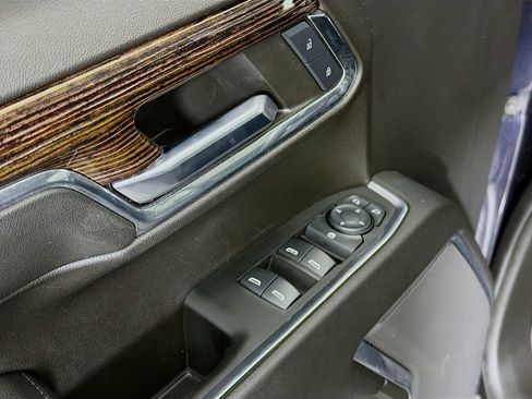 Used 2024 GMC Sierra 1500 Elevation image 21