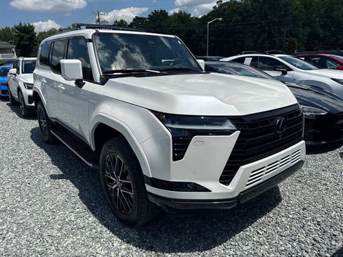 Used 2025 Lexus GX 550 AWD/4WD image 2