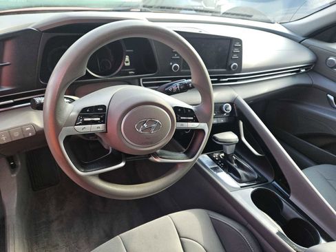 Used 2023 Hyundai Elantra Blue image 7