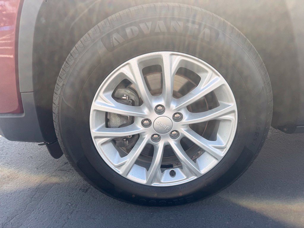 Used 2020 Jeep Cherokee Latitude AWD/4WD image 24