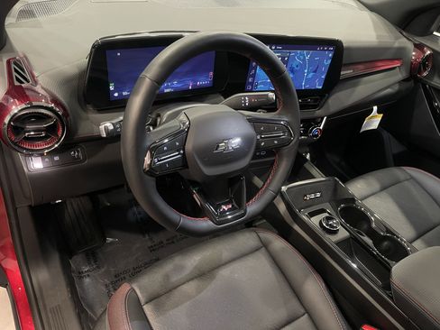 Used 2025 Chevrolet Equinox RS w/ Safety and Technology Package image 14