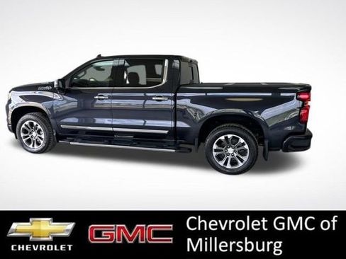 Used 2022 Chevrolet Silverado 1500 High Country w/ Technology Package AWD/4WD image 5