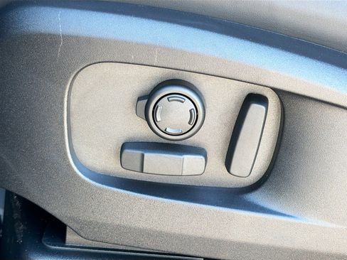 New 2026 Land Rover Defender 110 X-Dynamic SE image 24