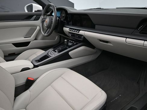 Used 2024 Porsche 911 Carrera image 11