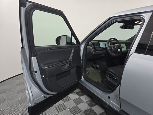 Used 2024 Rivian R1T Adventure AWD/4WD image 16