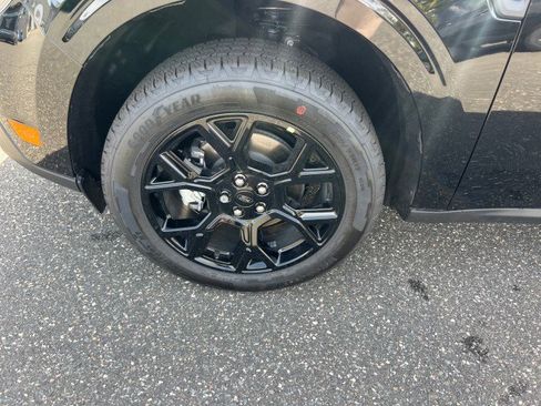 New 2025 Ford Maverick XLT w/ XLT Luxury Package image 23