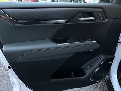 New 2026 GMC Acadia AT4 w/ Luxury Package image 24