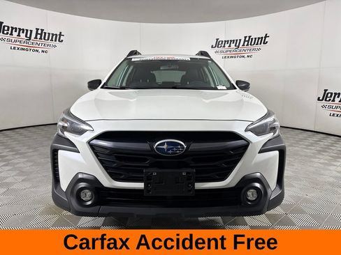 Used 2025 Subaru Outback Premium AWD/4WD image 3