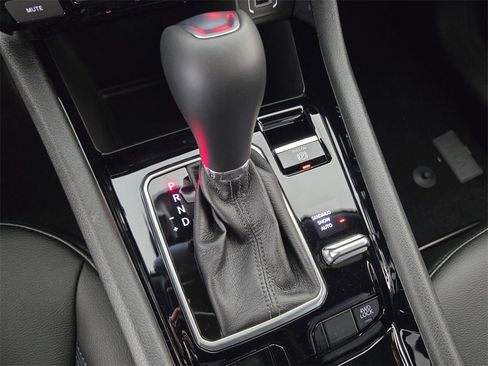 New 2026 Jeep Compass Latitude image 17