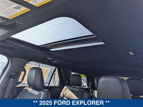 Certified 2025 Ford Explorer ST AWD/4WD image 25