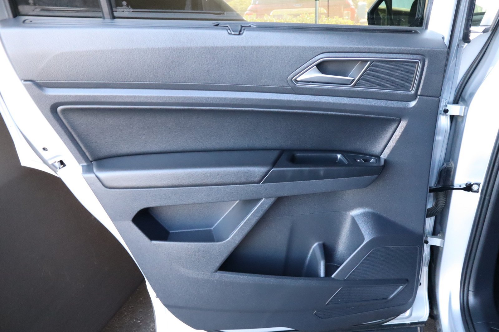 Used 2019 Volkswagen Atlas SE w/ Panoramic Sunroof Package FWD image 38