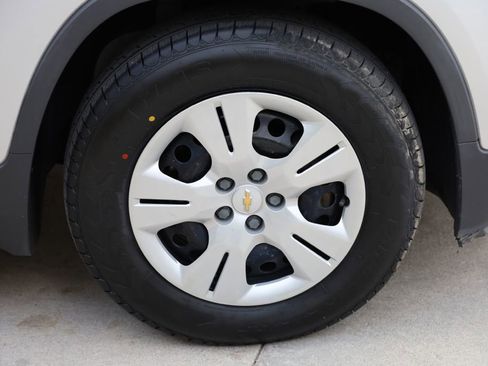 Used 2017 Chevrolet Trax LS image 31