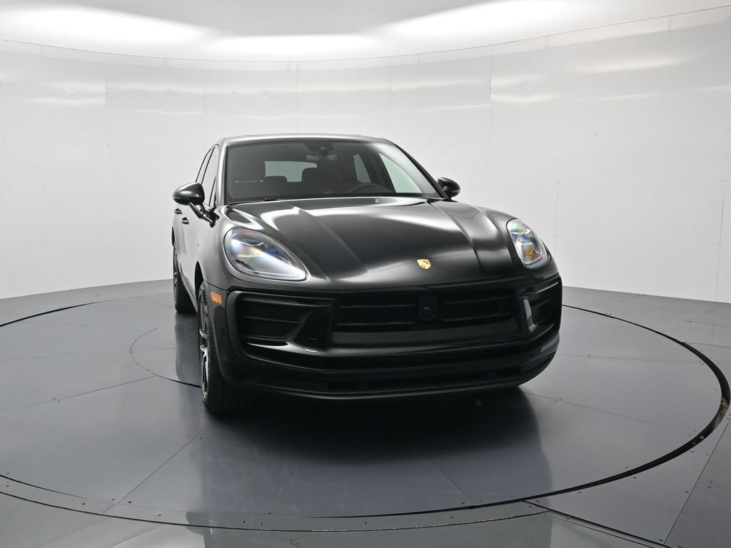 Certified 2026 Porsche Macan AWD/4WD image 33