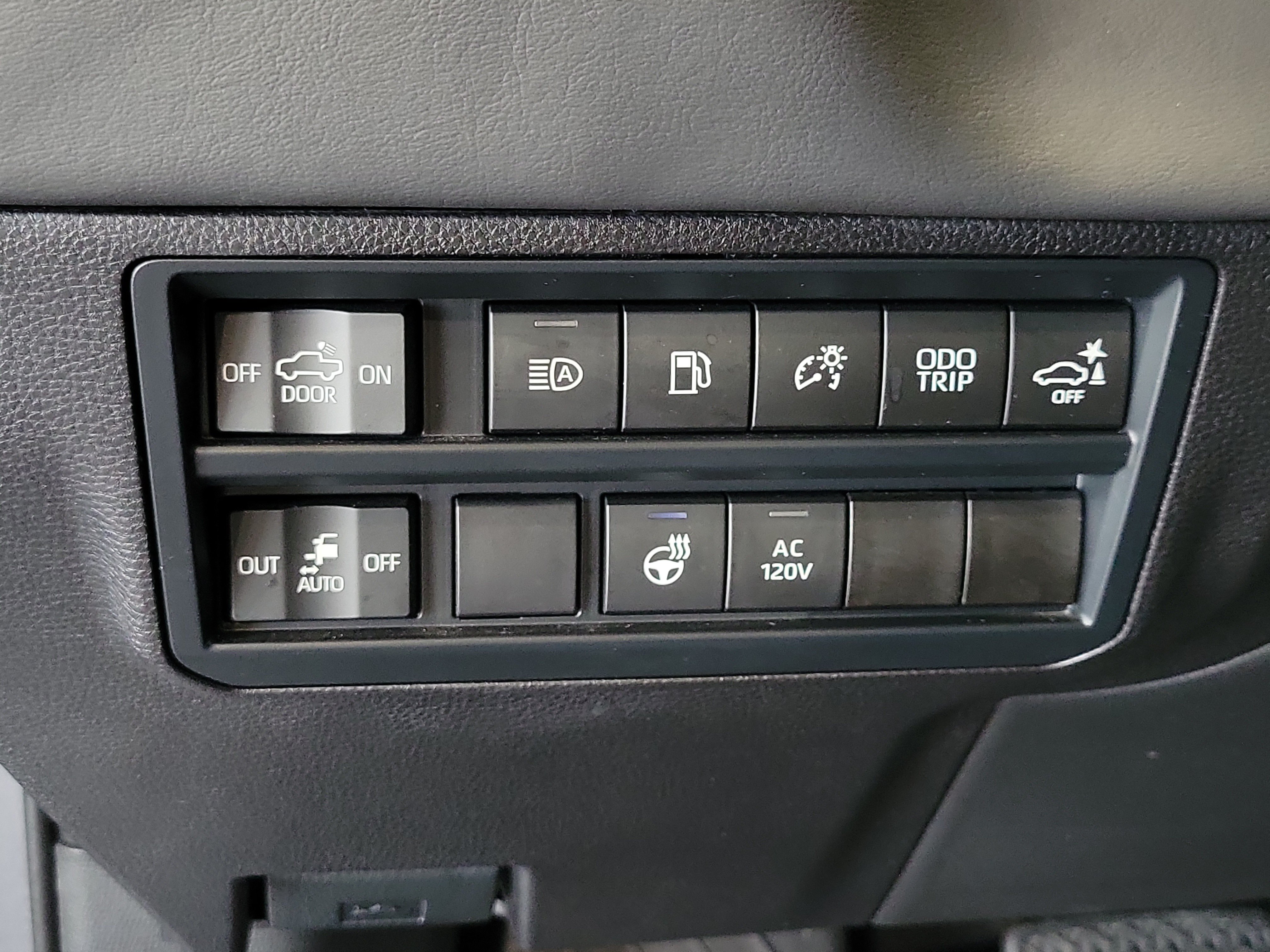 Used 2025 Toyota Tundra Platinum AWD/4WD image 22