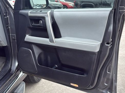 Used 2011 Toyota 4Runner SR5 image 31