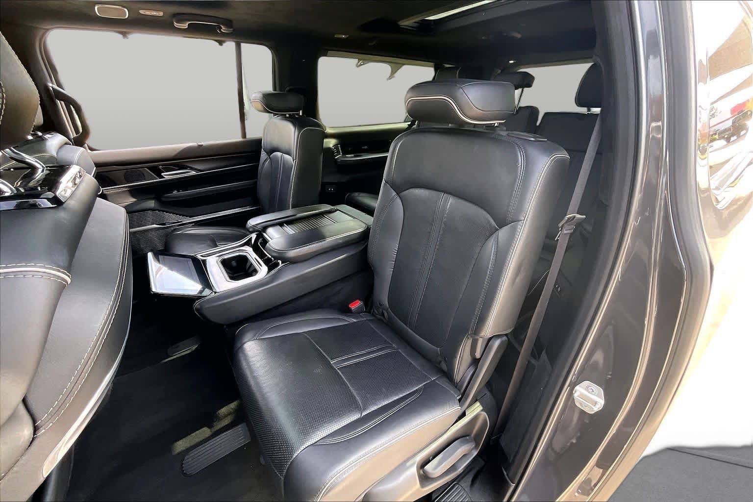 Used 2024 Jeep Grand Wagoneer L Series II w/ Quick Order Packagew 28T AWD/4WD image 19